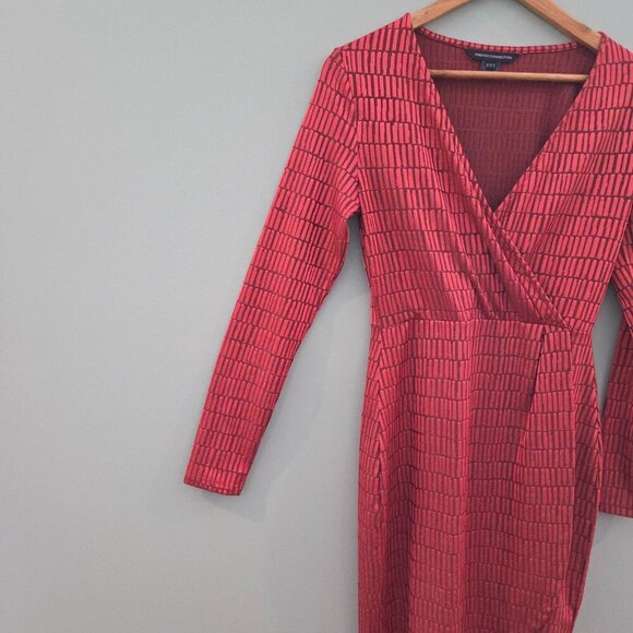 FRENCH CONNECTION FAUZ WRAP DRESS SIZE 6 RED LINEAR JACQUARD LONG SLEEVE - Picture 3 of 10